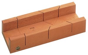 Mitre block L300xW62xH37mm coated red beechwood ECE