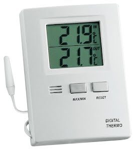 Thermometer meetbereik buiten -50 tot 70 graden C/ binnen -10 tot 60 grad. C TFA